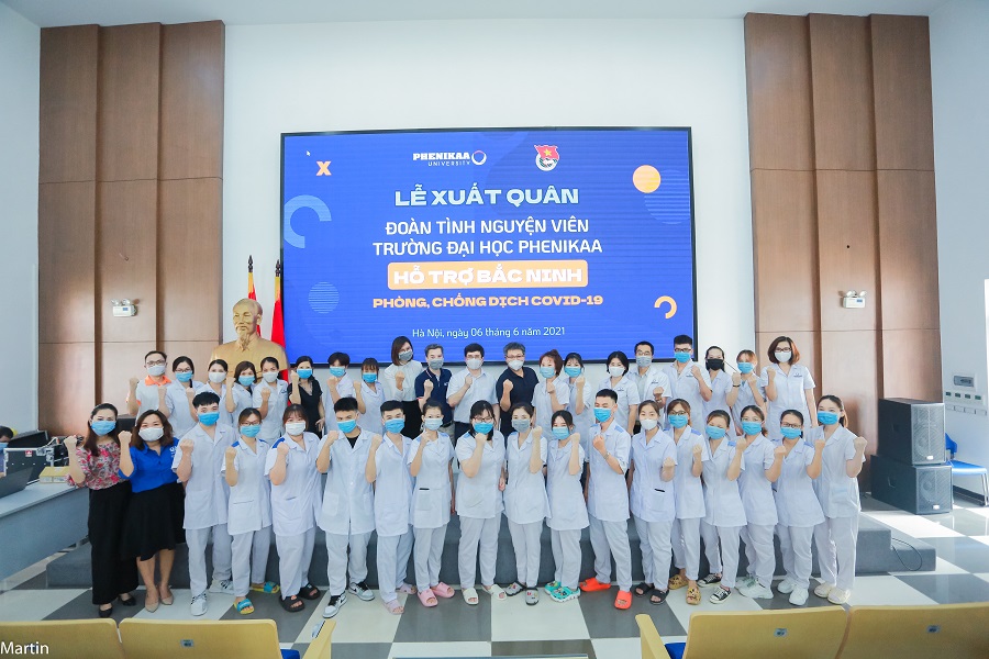 Thầy và trò Khoa Điều dưỡng, Trường Đại học Phenikaa tình nguyện đến Bắc Ninh hỗ trợ phòng, chống đại dịch COVID-19