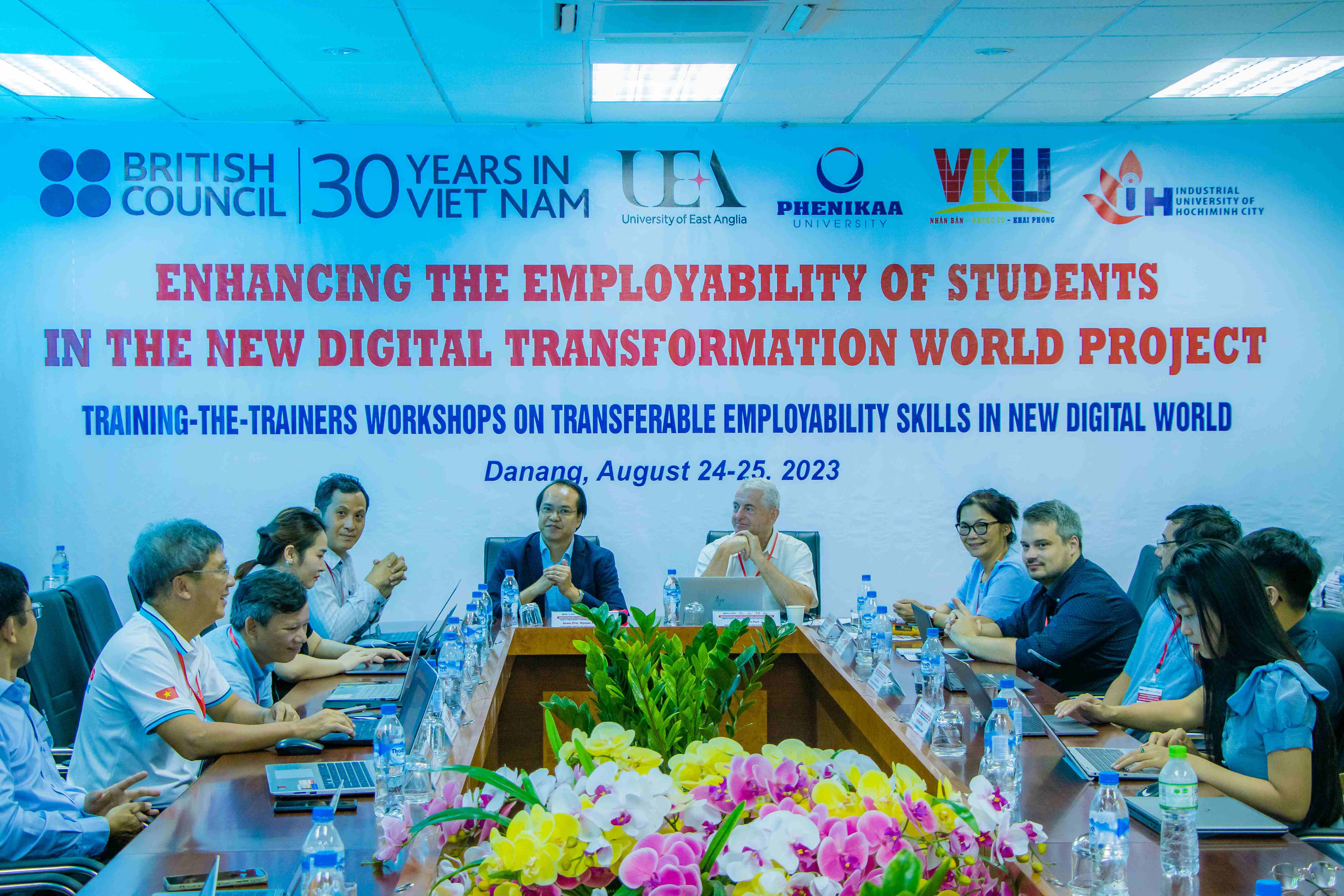 Phenikaa University strengthens faculty training on how to enhance